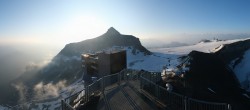 Archiv Foto Webcam Peak Walk Hängebrücke Glacier 3000 06:00
